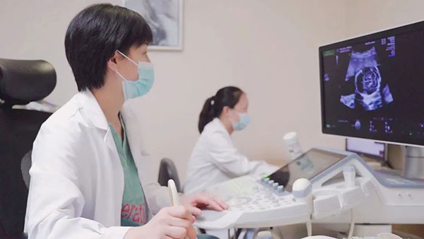 孕媽「陽」了要硬抗？產檢怎么辦？美中優化版就醫流程來了！