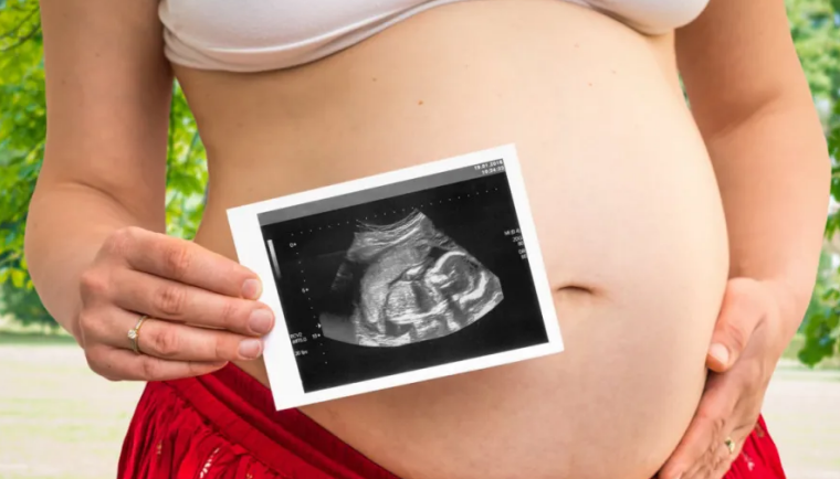 等等！生完孩子「肚子」卻還在，千萬別急著卷腹